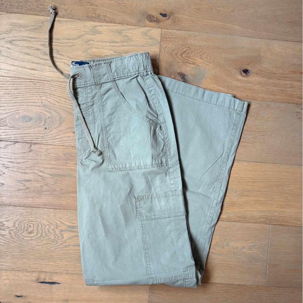 Hollister Green Cargo Baggy Adjustable Pants